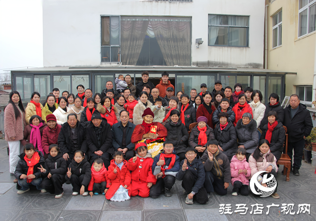 平舆县杨埠镇:104岁老人蔡潘氏五世同堂 新春团圆尽显家风温情