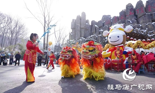 驻马店市文化馆陀舞艺术团新春系列演出亮相金顶山