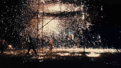 破圈焕新！确山打铁花 + 腾讯《暗区突围》 驻马店非遗解锁文旅融合新业态