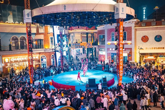 春节游河南，“马”上去遛娃