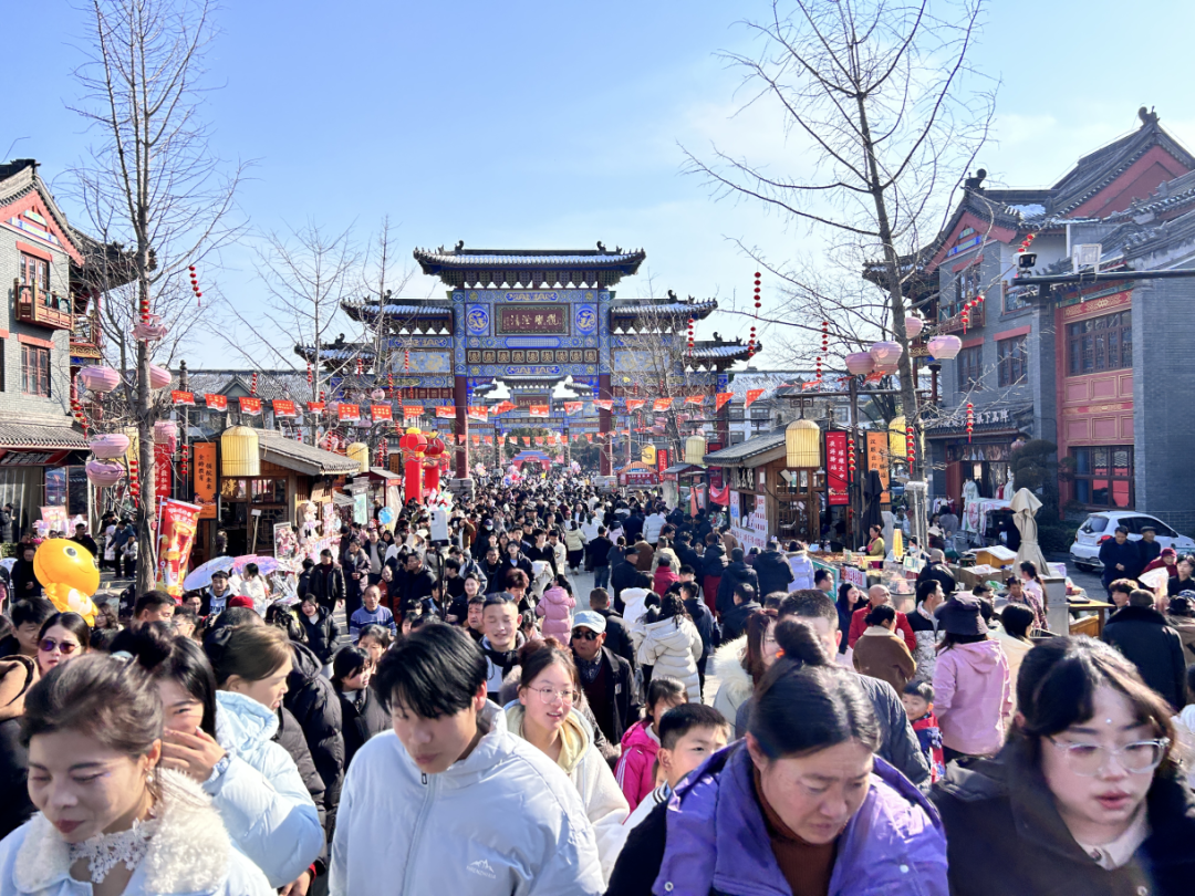 马年春节“驻马店”有点火