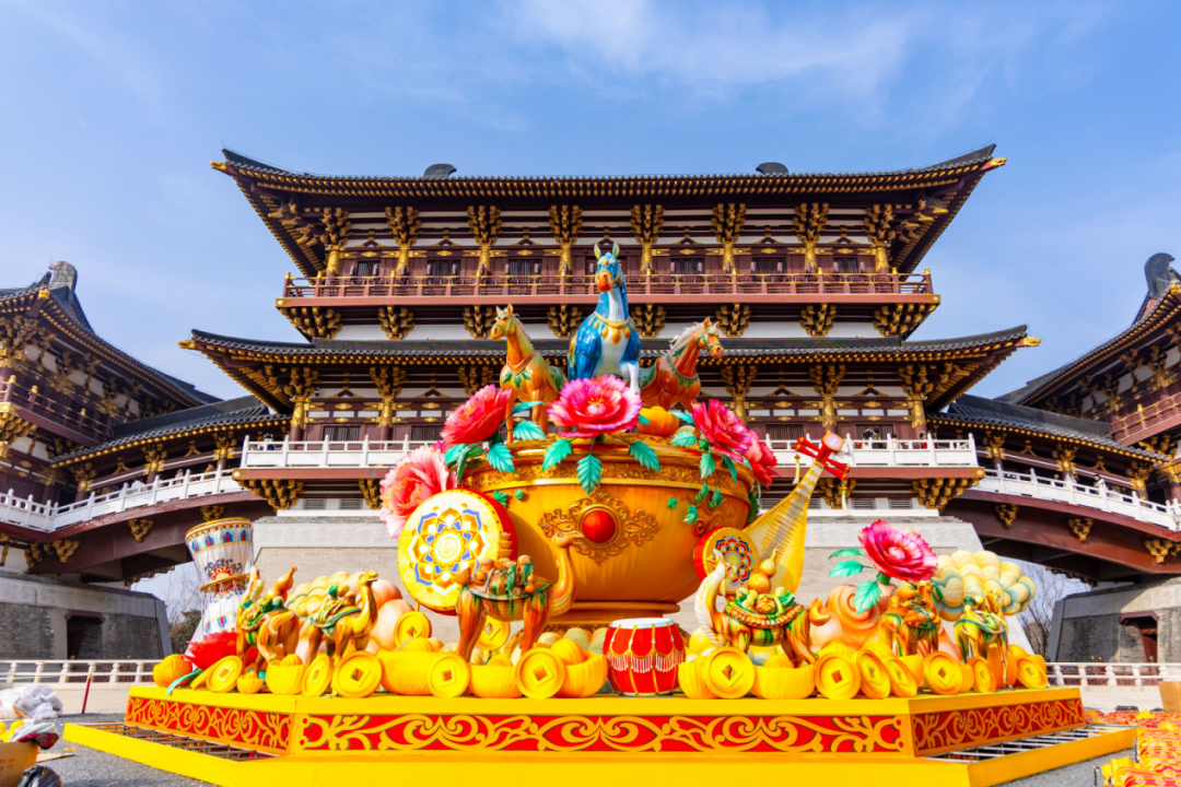 春节游河南，“马”上去遛娃