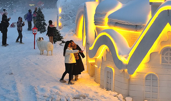 春节游河南，“马”上去遛娃