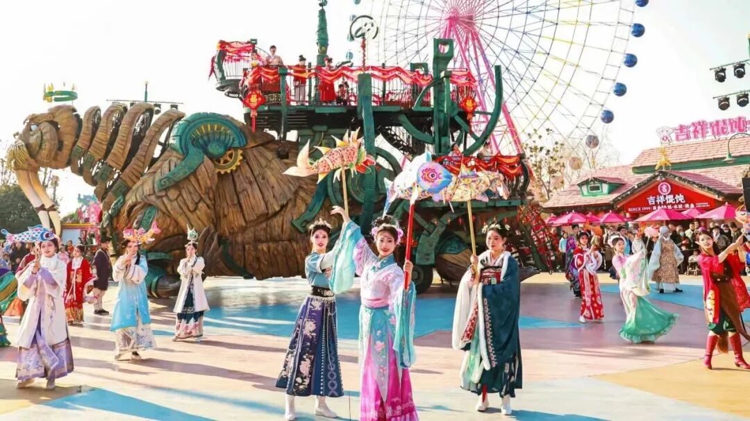 春节游河南，“马”上去遛娃