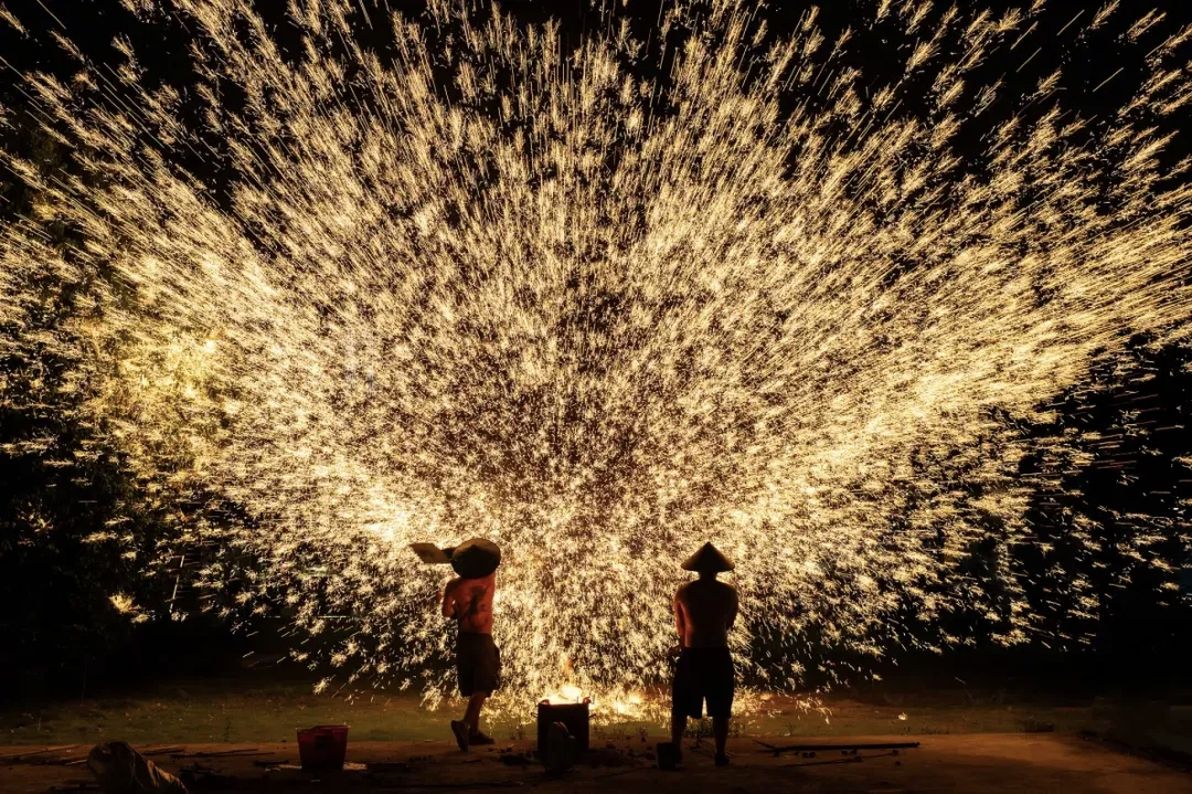 春节游河南，“马”上去遛娃