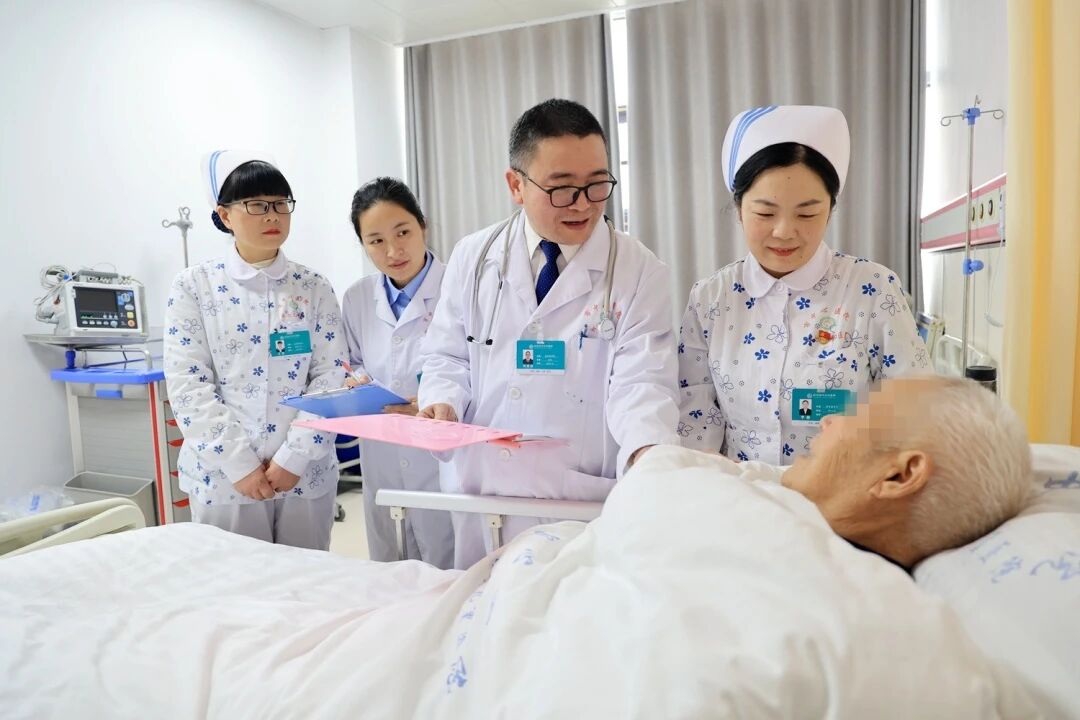 刘成功：仁心如灯 温暖杏林