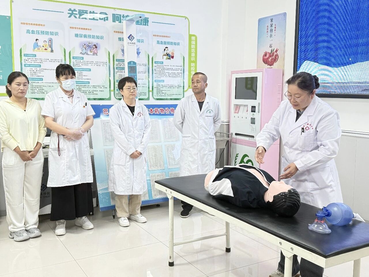 白衣映雪天山下，豫哈情满巴里坤&mdash;&mdash;驻马店市第一人民医院许立勤援疆纪实