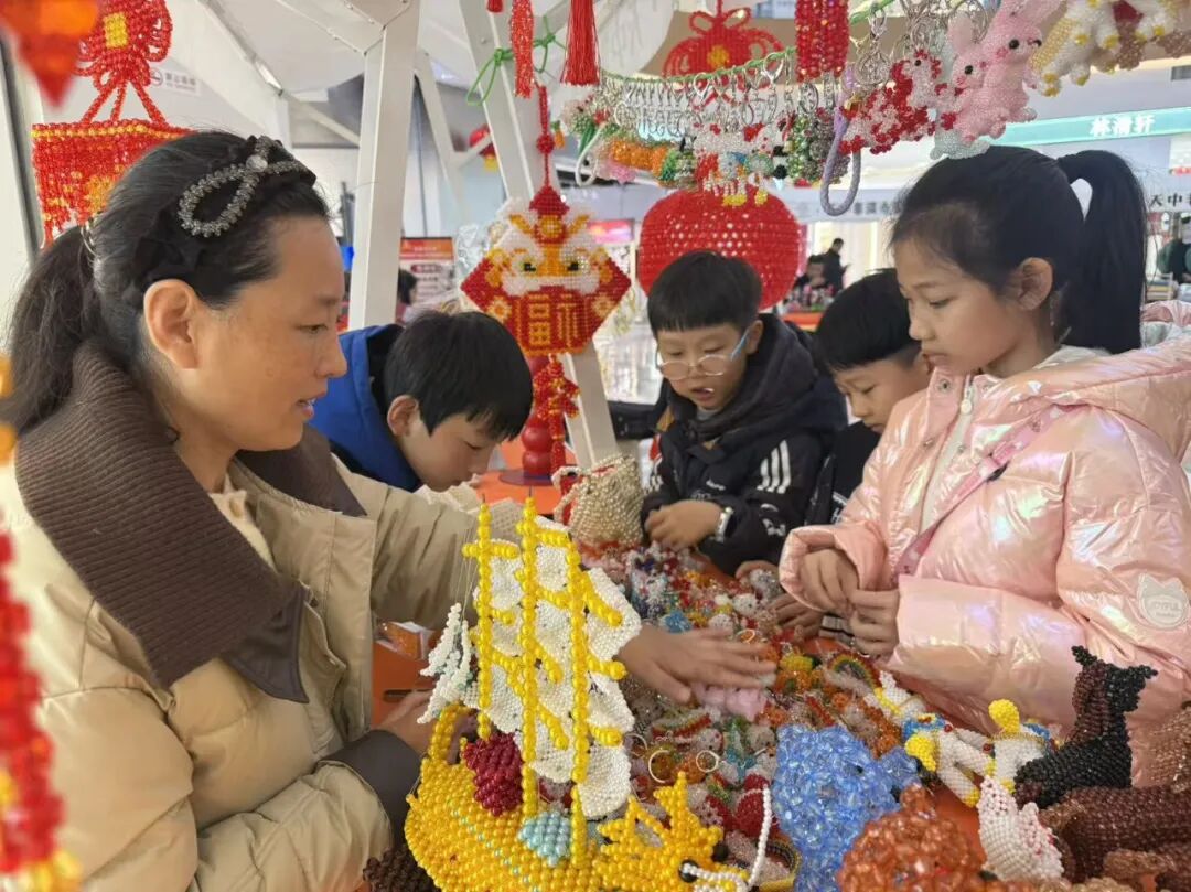 “天中华彩 福马迎春”——非遗过大年·2026年驻马店市非遗新春市集在玖隆茂购物公园热闹开市！