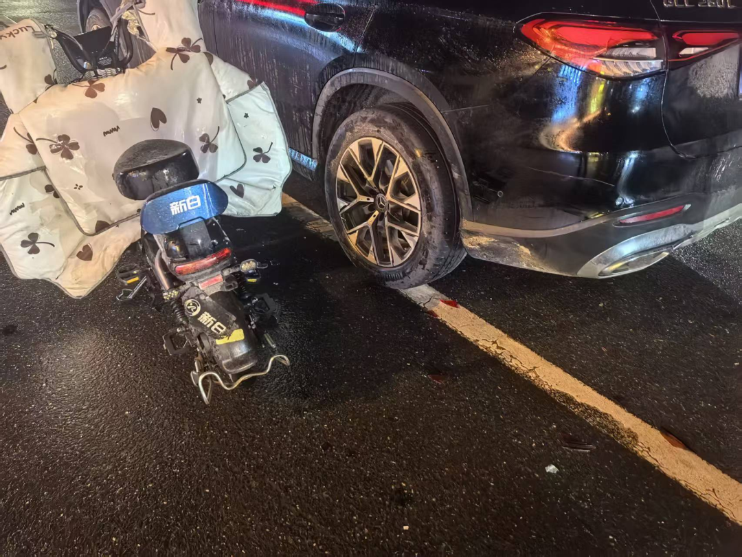 交通安全:系安全带与不系安全带事故案例警示