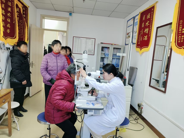 驻马店市第二中医院眼科用心守护患者“光明”