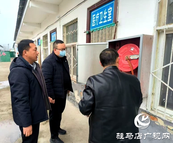 平舆县万金店镇纪委检查敬老院消防及食品安全工作