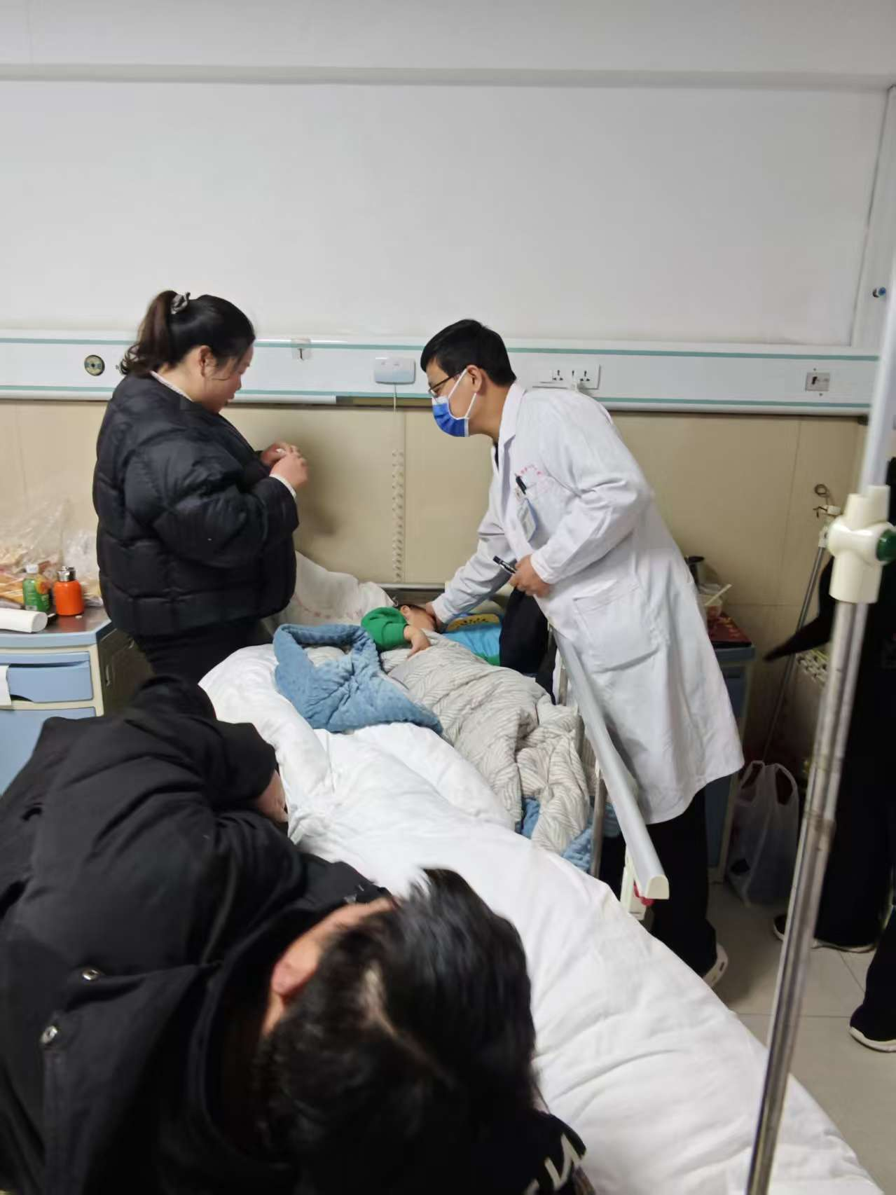 3岁患儿反复咽痛发热 驻马店市第一人民医院微创手术解病痛