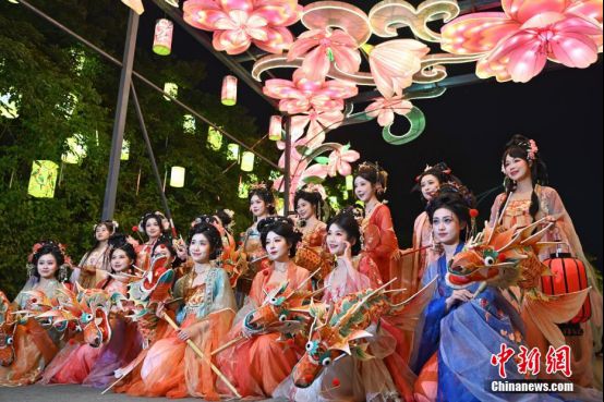 妙趣中国年：为什么说元宵节才是中国“情人节”？