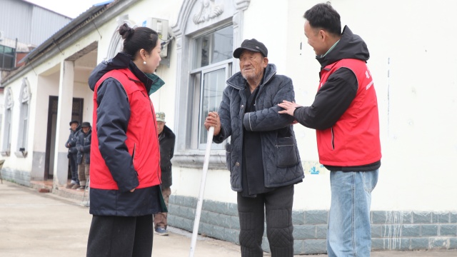 国网正阳县供电公司：弘扬雷锋精神 传承敬老美德