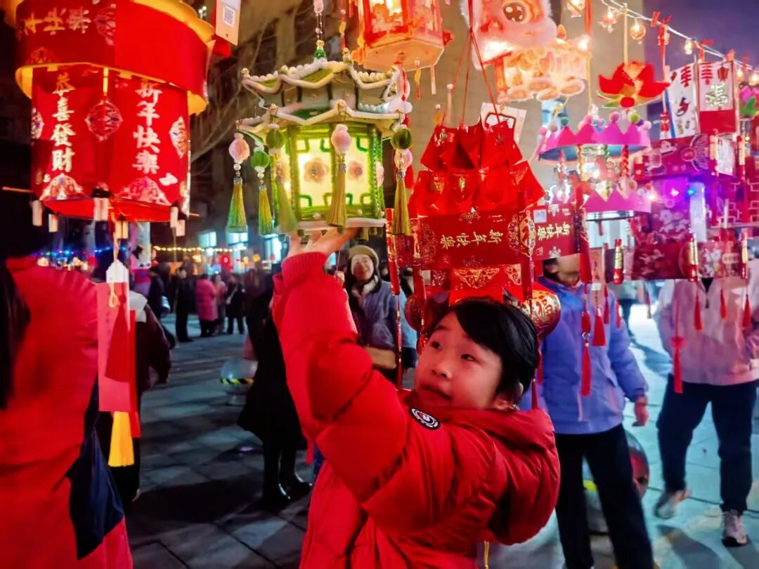 创意花灯贺马年 童心传承中国韵&mdash;&mdash;驻马店第二实验小学举办元宵节灯展活动