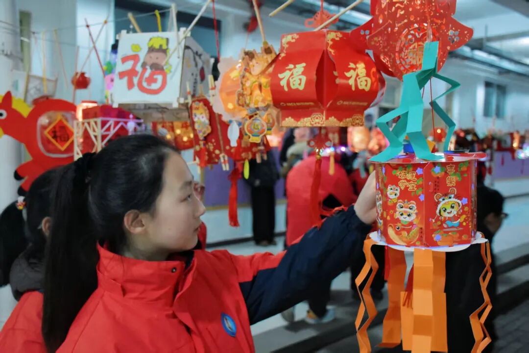 创意花灯贺马年 童心传承中国韵&mdash;&mdash;驻马店第二实验小学举办元宵节灯展活动