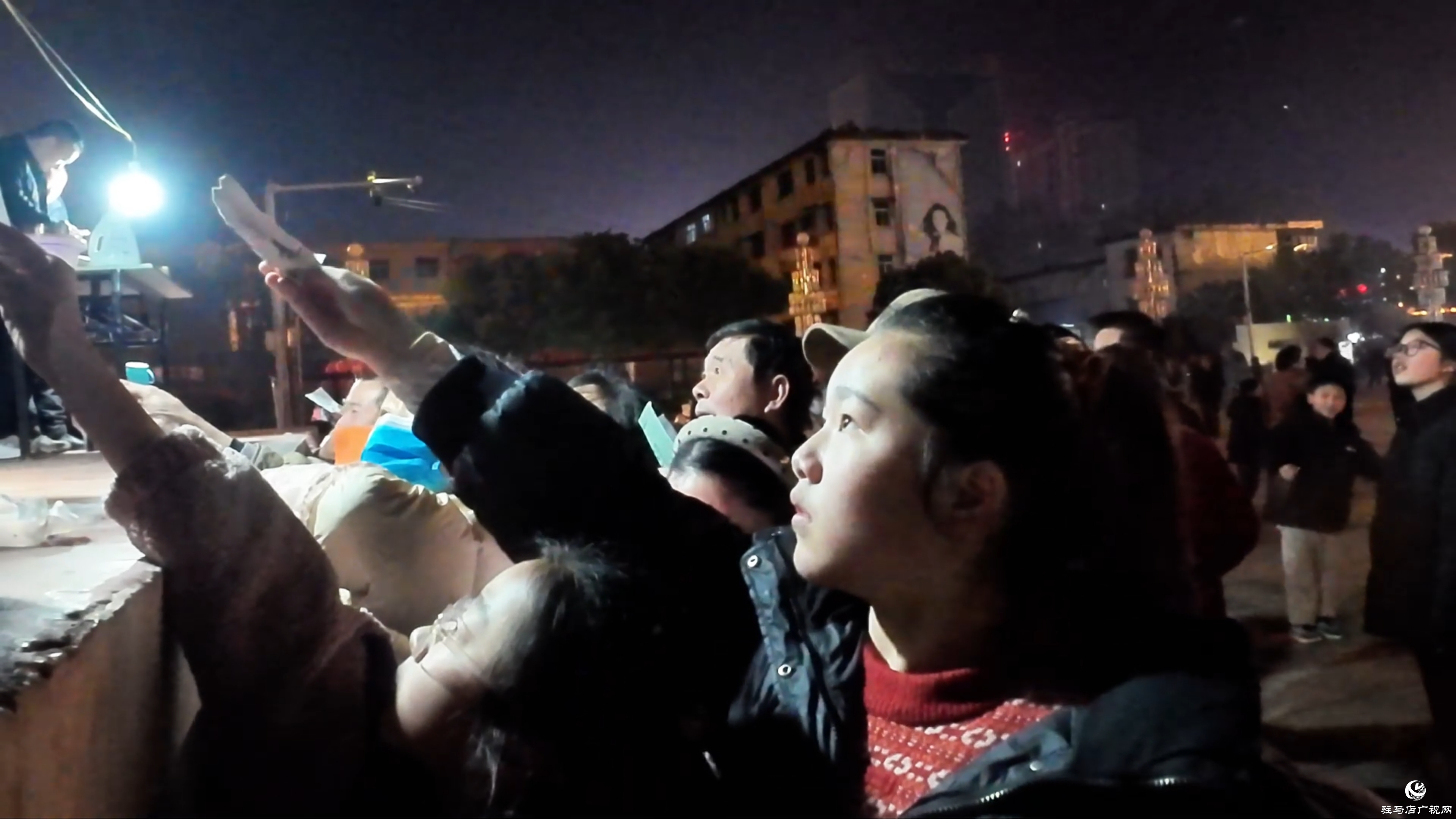 正阳县：猜灯谜 闹元宵