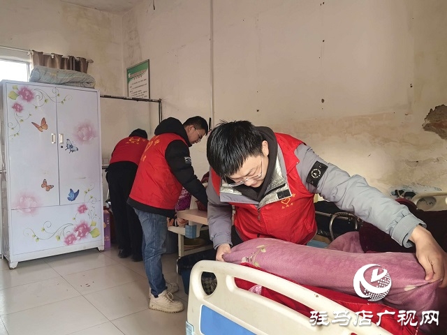  新蔡县佛阁寺镇：学雷锋走进养老院 志愿服务传递社会温暖