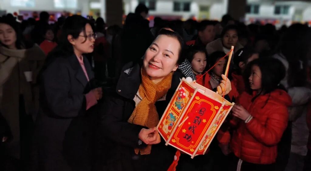 创意花灯贺马年 童心传承中国韵&mdash;&mdash;驻马店第二实验小学举办元宵节灯展活动