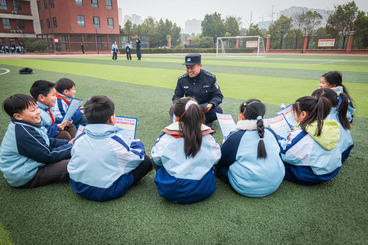 开发区：平安护航开学季
