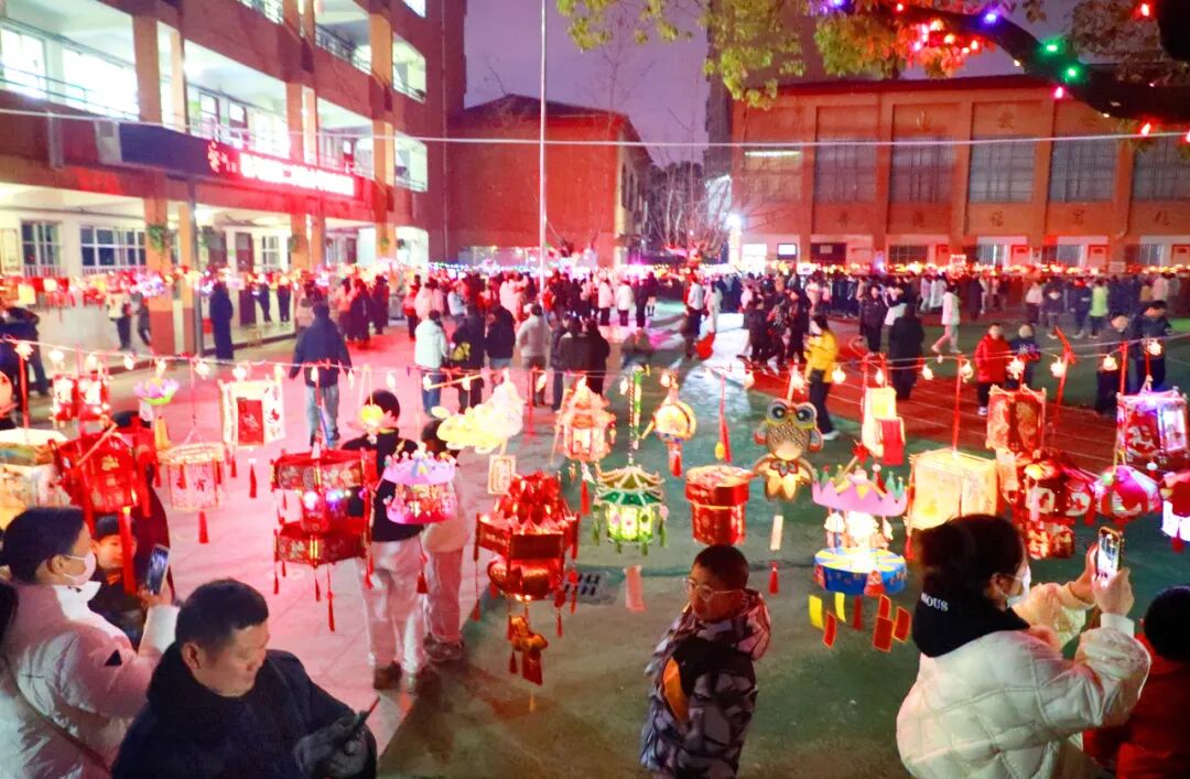 创意花灯贺马年 童心传承中国韵&mdash;&mdash;驻马店第二实验小学举办元宵节灯展活动