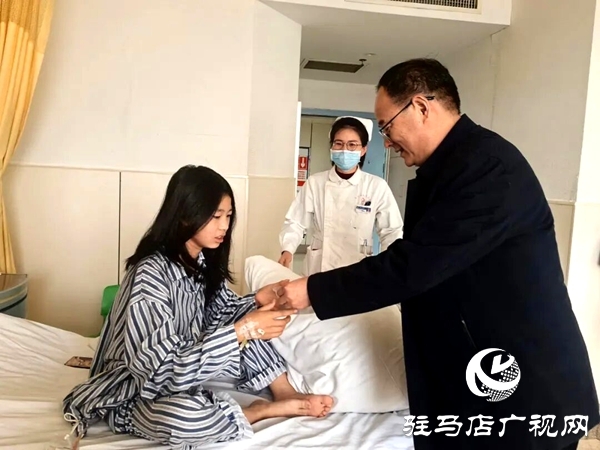 平舆县人民医院让节日温暖浸润病房