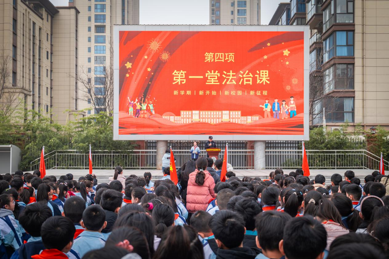 开发区：平安护航开学季