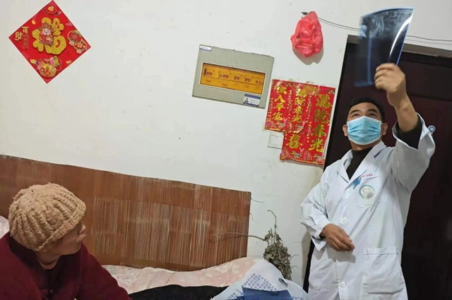 上门拆线解难题  延伸关爱暖人心 | 驻马店市第二中医院“豫健护理”上门服务彰显医者担当