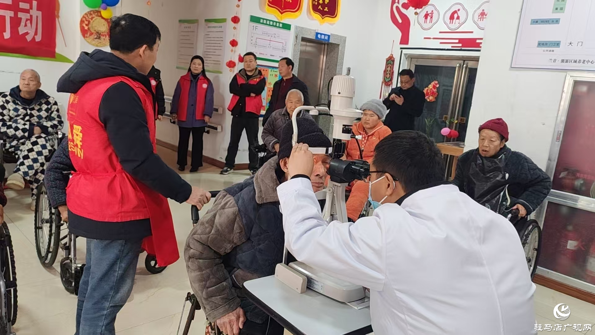 正阳县学雷锋志愿服务走进养老院 爱心温暖夕阳红