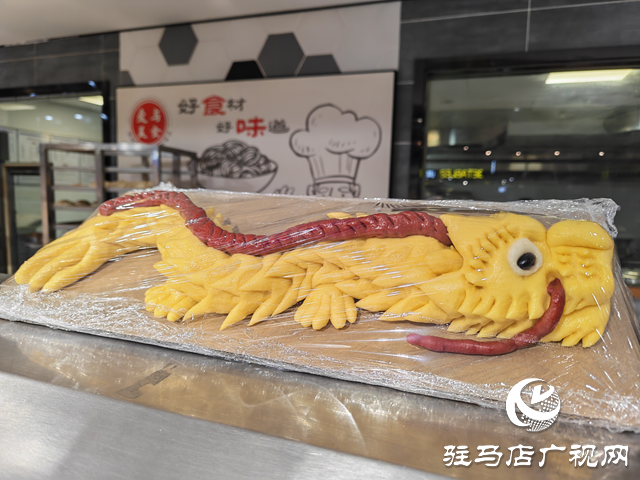 传统龙馍俏销市场 小小面点传递孝心