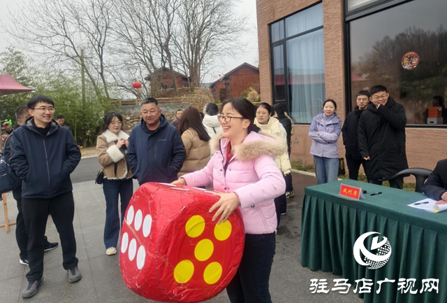 驻马店三部门联合举办庆“三八”主题活动