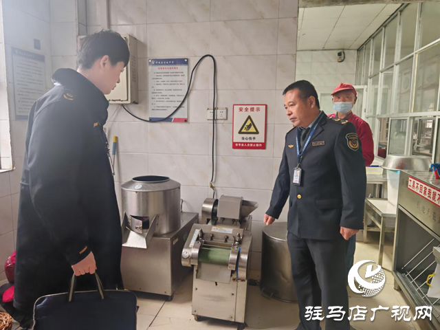  “食”力护航开学季，严守舌尖安全线--高新区市场监管分局开展校园食品安全专项检查