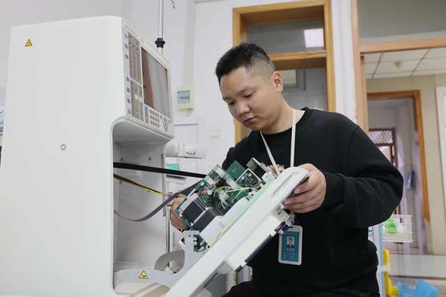 精于技 诚于心 守于岗 可靠的设备“守护神”——市中心医院医学装备部王浩博