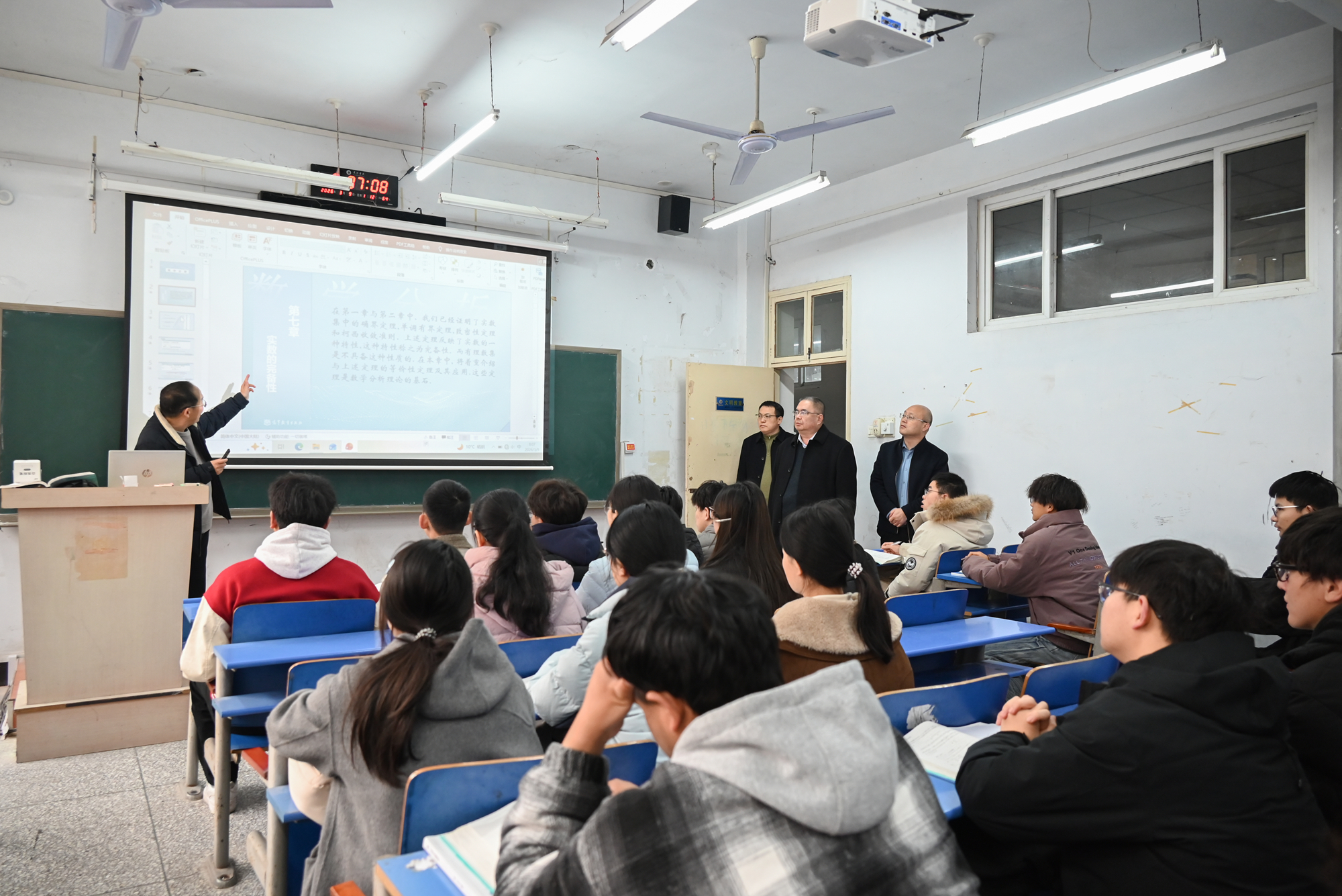 黄淮学院党委书记李晓彦检查指导新学期开学工作