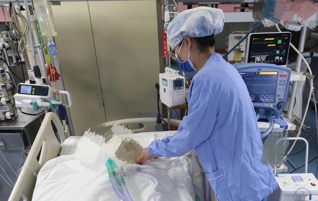 生命护航！重症医学科成功救治胸腔积液合并心衰危重患者