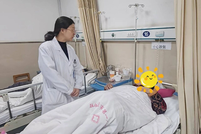 七旬老人突发不适紧急入院，神经内科二病区精准救治患者转危为安