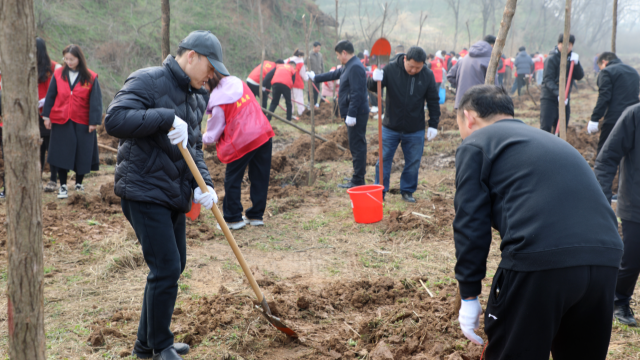 驻马店市工业和信息化局开展2026年“3·12”植树节文明实践活动暨“美丽中国，我是行动者”主题活动