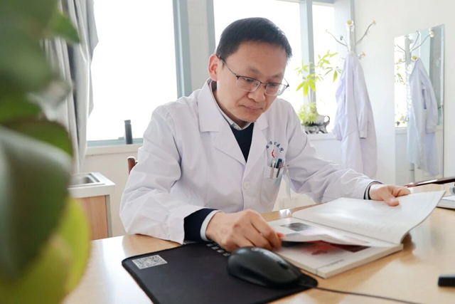 李大威：在消化道方寸之间，为生命点燃希望之光