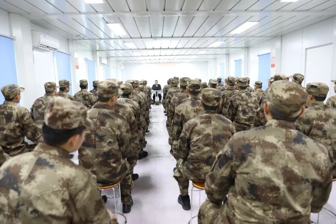 驿城区检察院:为新兵送上“法治第一课”