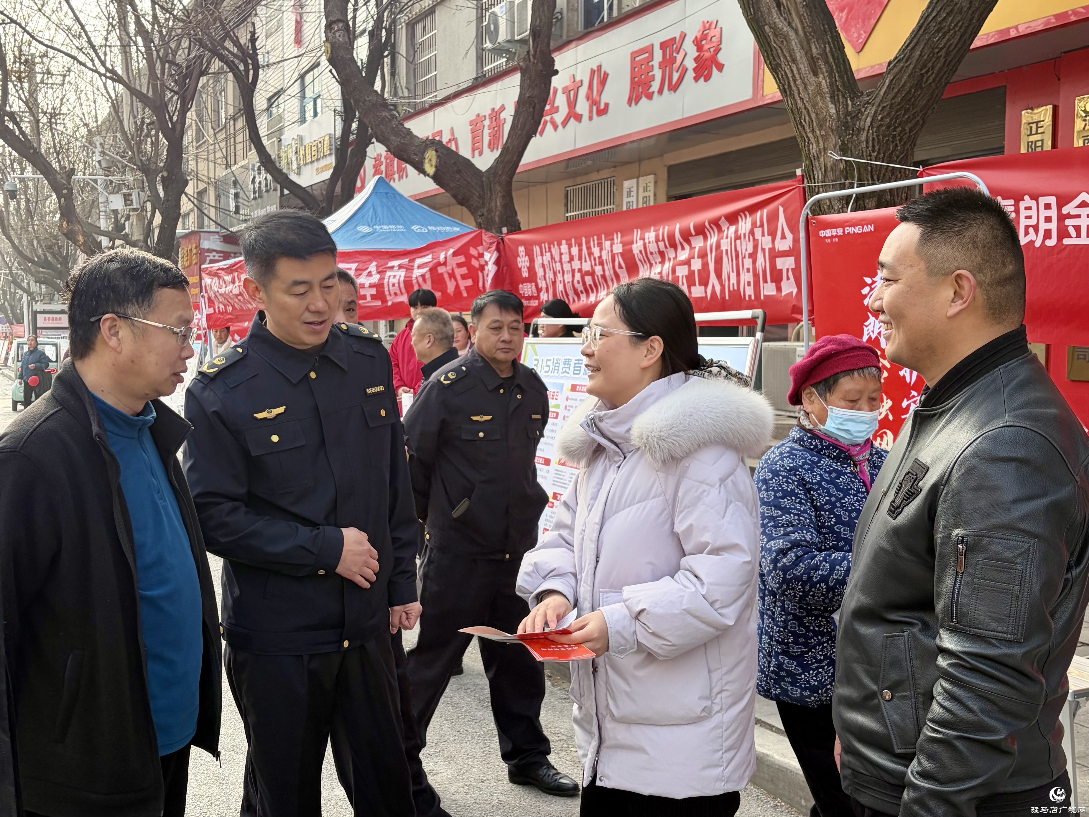正阳金融监管支局开展“3·15”集中教育宣传活动
