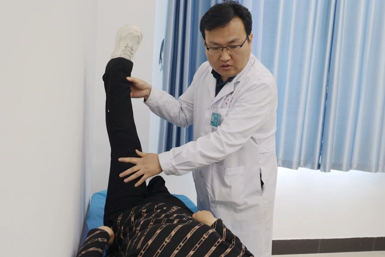 杨豪：以初心与匠心“撑”起患者的脊梁