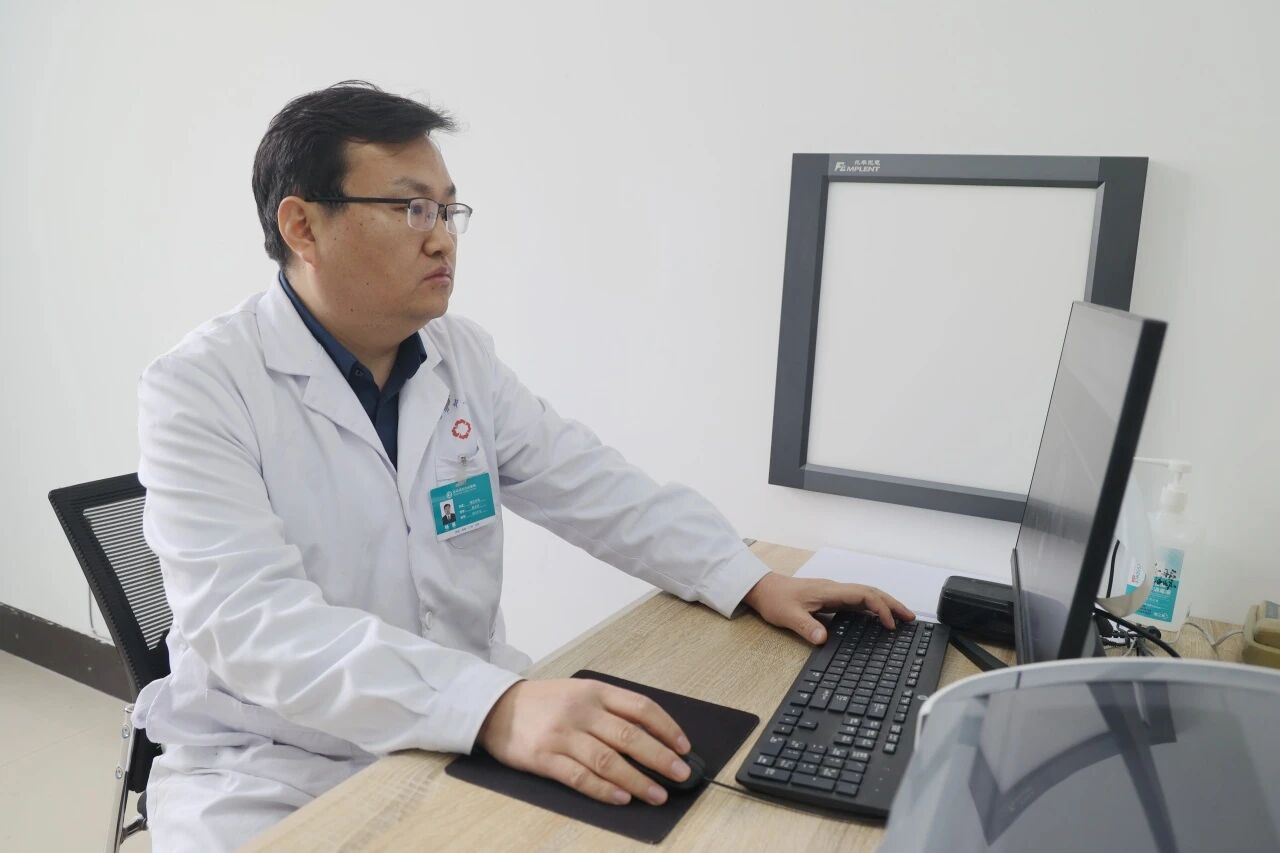 杨豪：以初心与匠心“撑”起患者的脊梁