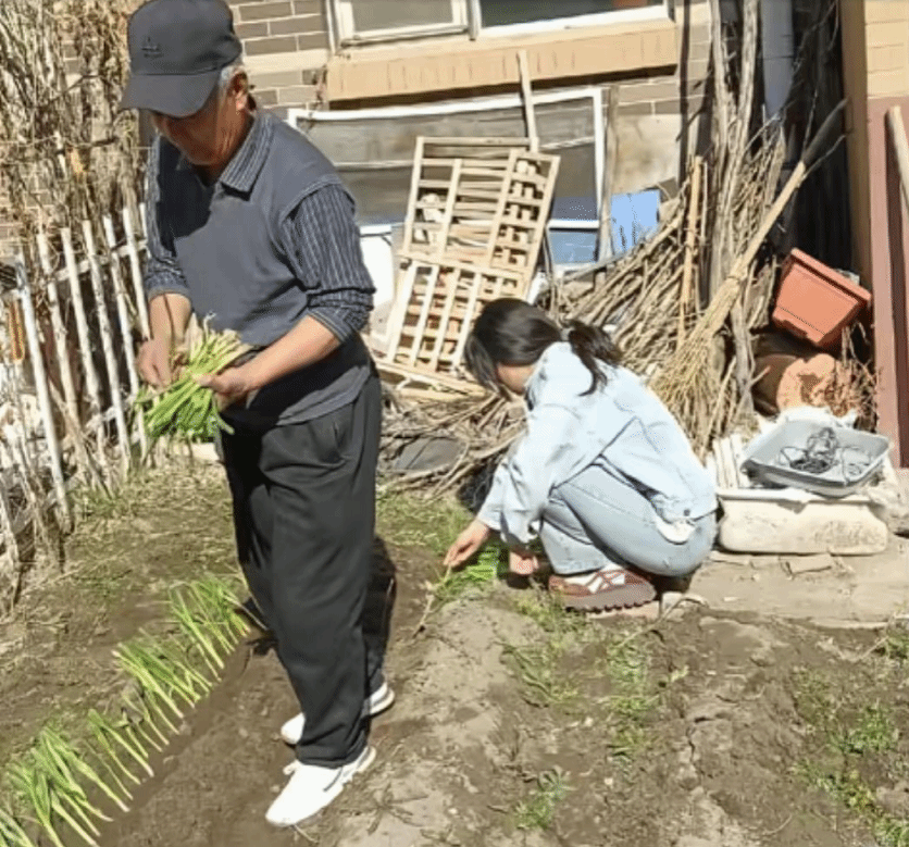  躬身家庭践初心 笃行成长悟担当——驻马店职业技术学院商学院开展寒假家庭感恩实践活动