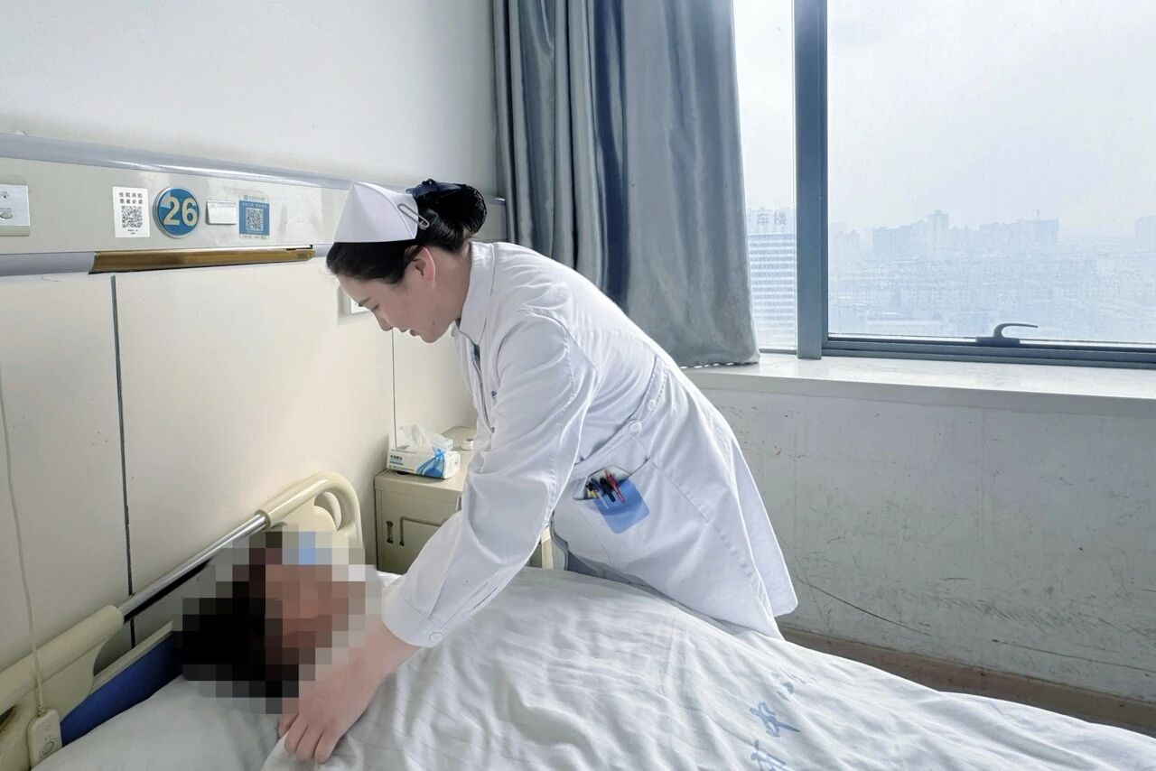 她的一句“别着急”  让患者在医院找到了家的感觉