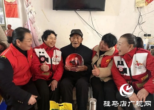 平舆县星火志愿者协会：情暖老兵心 薪火永相传