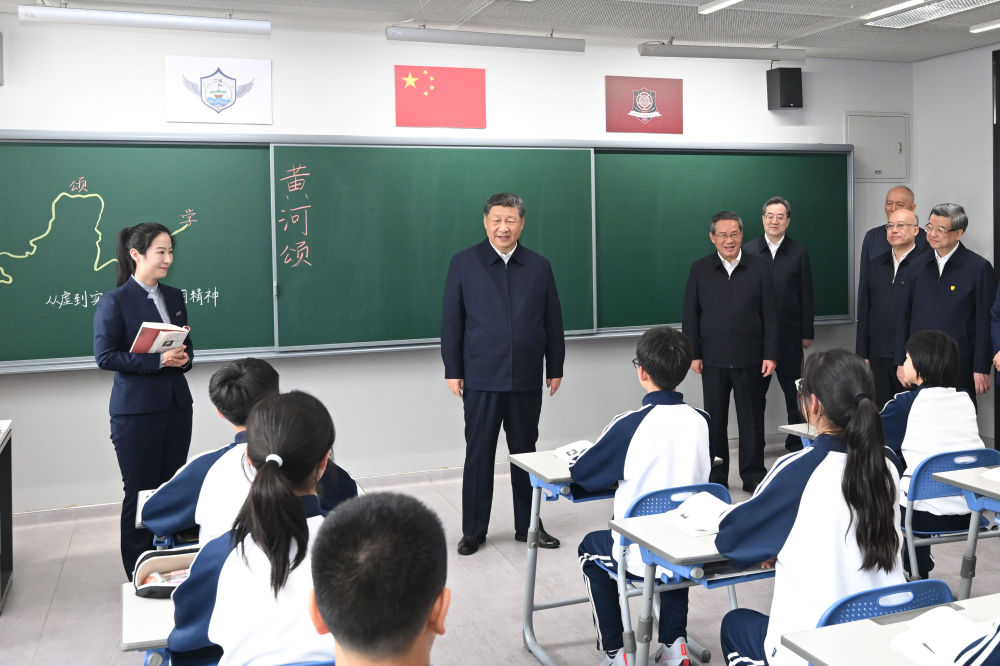 习近平在河北雄安新区考察
