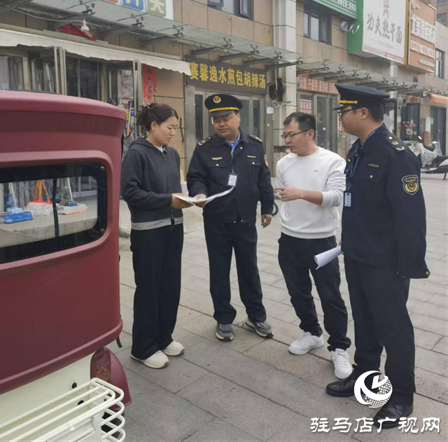  高效调解购车纠纷 履职为民获赠锦旗
