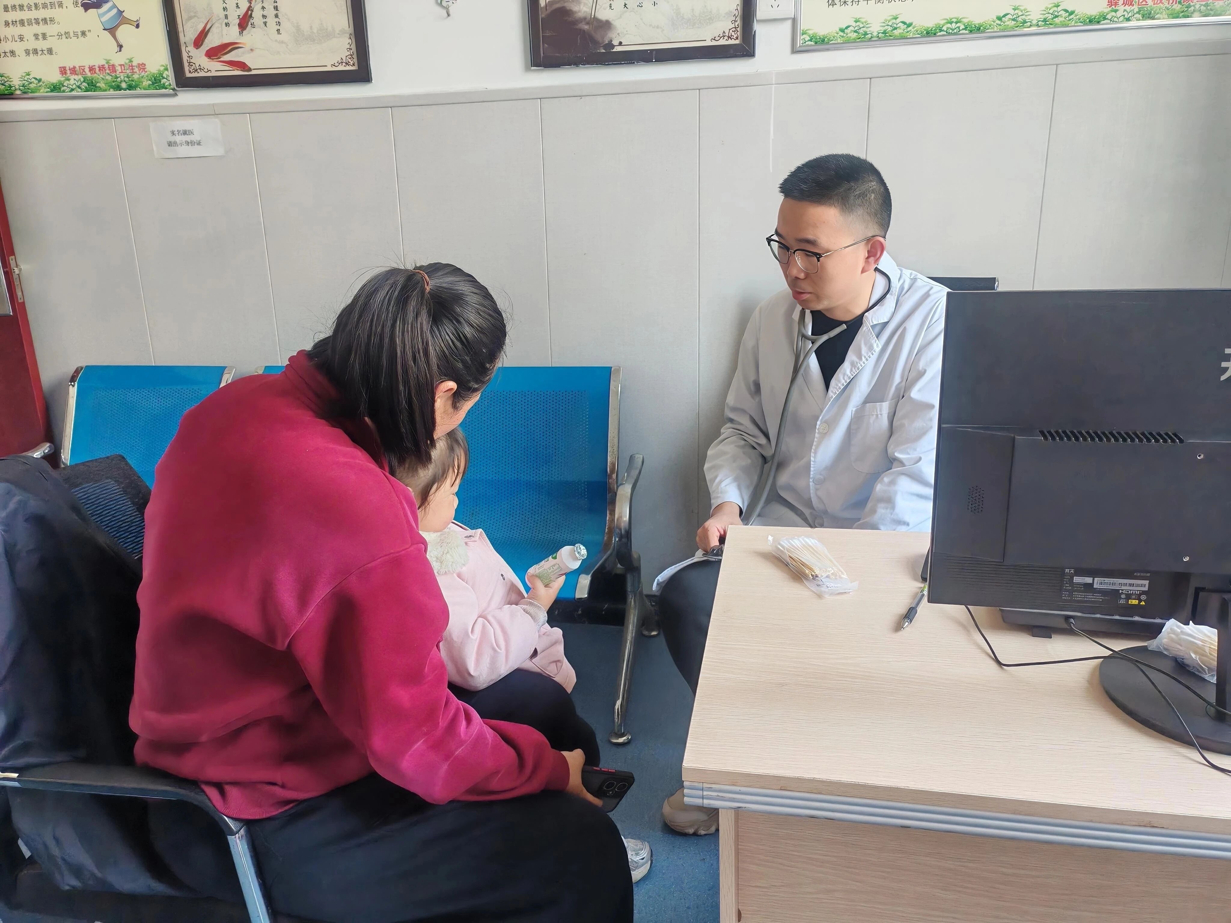 驻马店市中医院开展系列春季公益健康科普活动守护群众健康