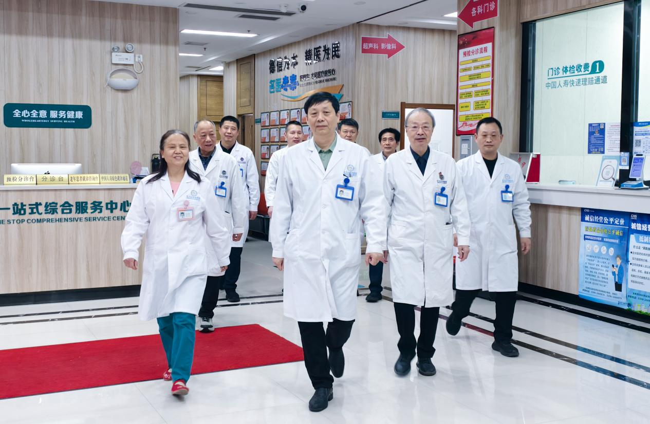 藏在佳和医院里的医者日常：凭专业治病，用真心待人