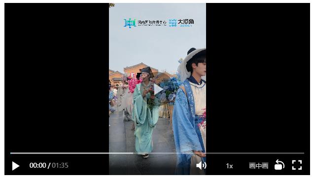 大河网讯 3月24日，“开局之年看中国·原来你是这样的河南”网络主题宣传活动采风团，走进河南许昌瑞贝卡假发生产基地。来自全国各地的媒体记者与多位国际友人一同深入厂区，先后探访高针车间、完成车间，近距离感受这张从河南走向全球的“时尚名片”。  在参观人群中，来自孟加拉国的留学生哈西布尔对假发的生产流程和产品细节看得十分认真。  “这是一家非常著名的企业，也是一家真正的跨国公司。”哈西布尔表示，瑞贝卡在印度、巴基斯坦、孟加拉国都拥有很高知名度，深受当地消费者喜爱，“最主要的原因，就是它的产品品质特别好。”  小小假发背后，是河南制造、河南品质的硬核实力，也让省内媒体记者真切感受到家乡发展底气，纷纷由衷感叹：“原来你是这样的河南！”（马绍坤 刘思嘉 周金淼）
